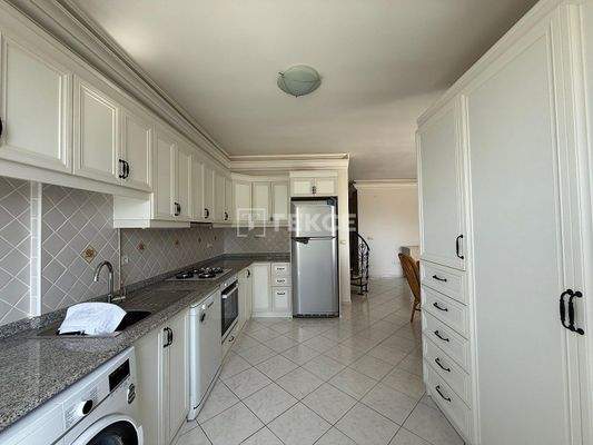 City and Sea View Rooftop Apartment in Alanya