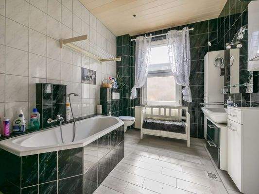 Etagenwohnung (Bad 1 b)