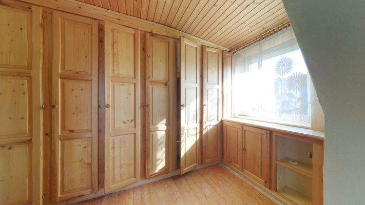 Schlafzimmer mit Einbauschrank