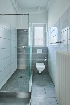 09_Badezimmer mit Dusche