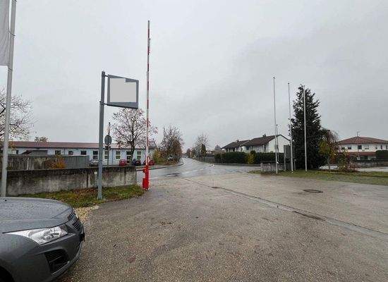 Ein-, Ausfahrt zur Donaustraße