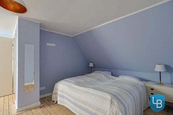 Großes Zimmer als Durchgangsraum