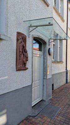 77.)  Eingang zu den 3 Wohnungen im Vorderhaus.JPG