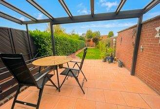 Terrasse mit Gartenblick