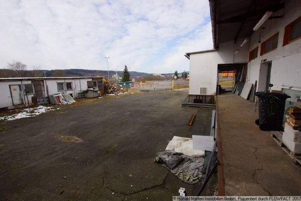 Rampe strassenseitig