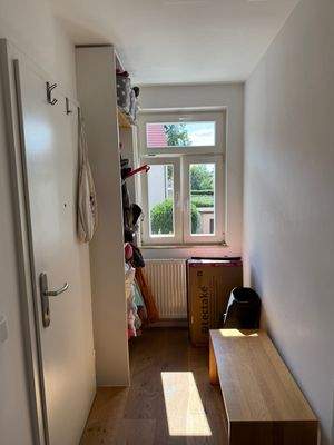 Eingangsbereich mit Einbauschränken