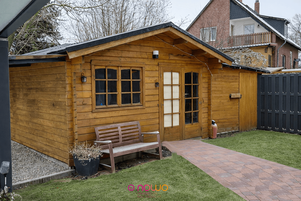 Großes Holzgartenhaus