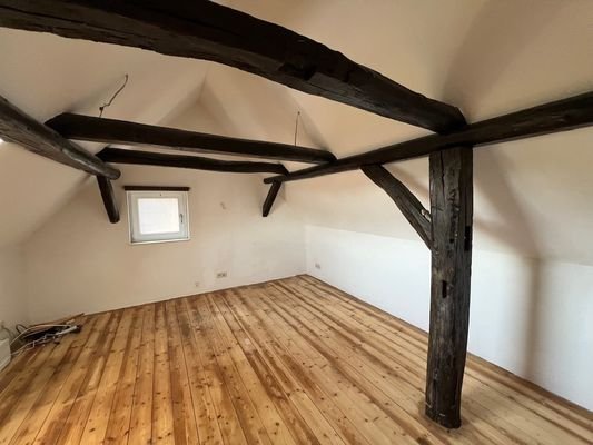 2. Zimmer im Dachgeschoss