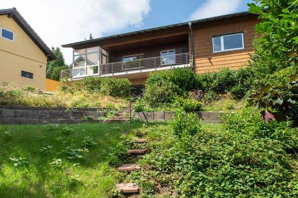 Rückansicht mit Garten 