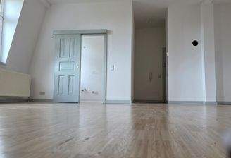 Wohnbereich mit Kaminanschluss