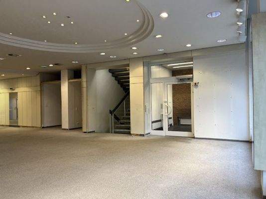 Verkaufsfläche und Eingangsbereich