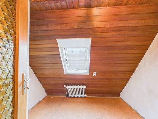 Kleines Zimmer im DG