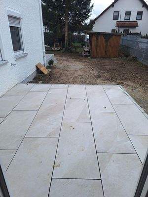 Terrasse mit Gartenanteil