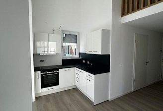 Küche mit Einbauküche