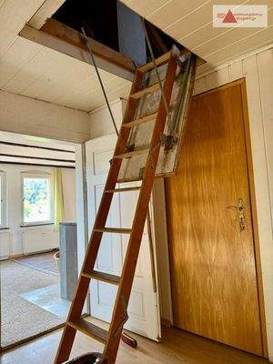 Aufgang Spitzboden