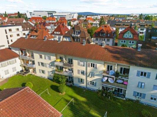 Ansicht Balkone und Garten