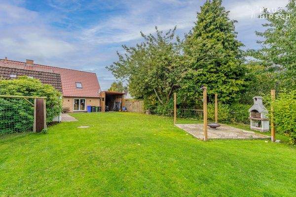 Garten Blick zum Haus