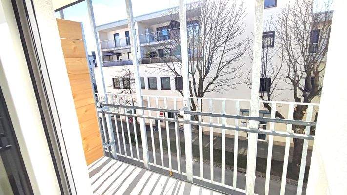 Balkon direkt an der Küche