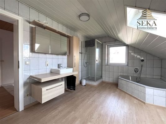Badezimmer           Obergeschoss