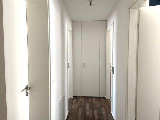 Flur mit Einbauschrank