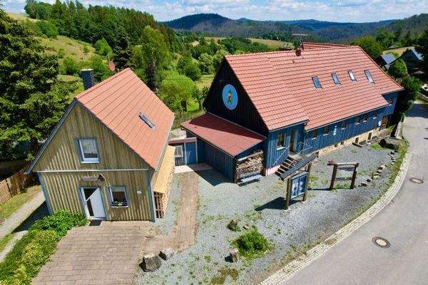 034_Außenansicht Straßenseite