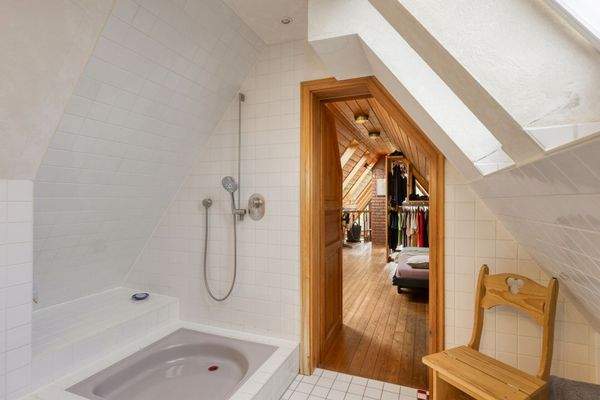 Spitzboden - Badezimmer 