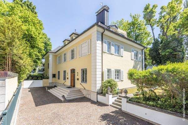 Stilvolle Büro-Villa