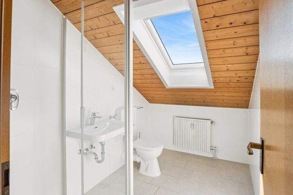 Badezimmer 2 (Hauptwohnung)