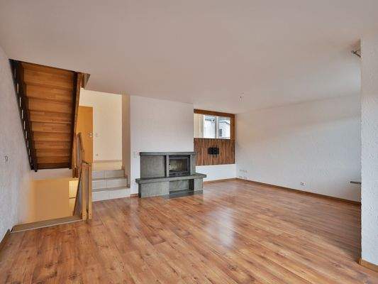 EG: Tolles Wohnzimmer mit Kamin