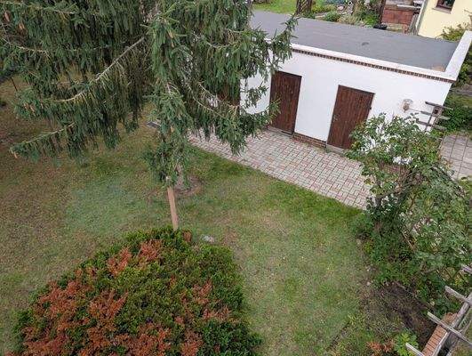 Grundstück mit Nebengelass