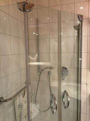 WhatsApp Image 2025-11-14 at 17.33.22 (1)