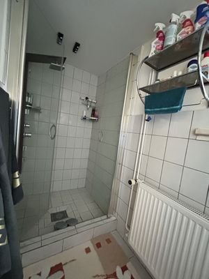 Duschbad im Keller