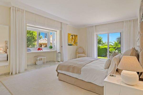 Photo: Villa in Nueva Andalucia