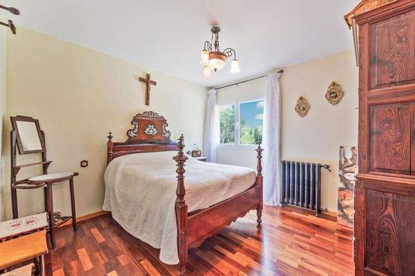2nd master bedroom in villa in Palmanova