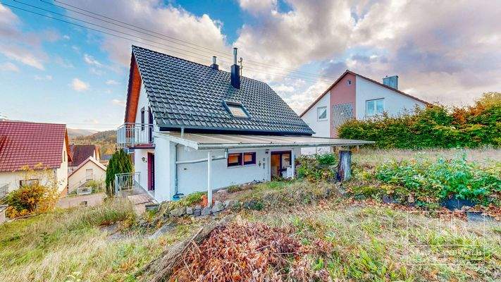 Garten mit überdachter Terrasse