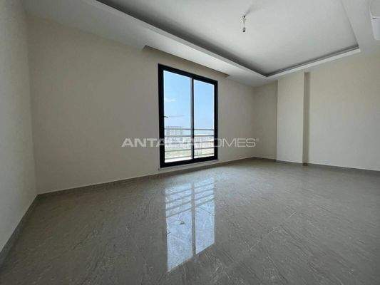 Ready-to-Move Flats in a Complex with Pool in Mahmutlar Alanya