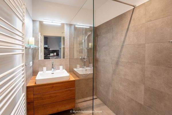 sn3_highres_copyrightmyholidayselection-11