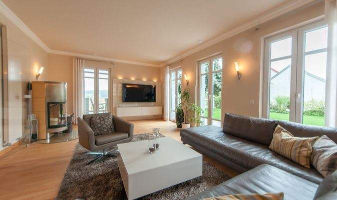 Wohnzimmer mit Kamin.jpg