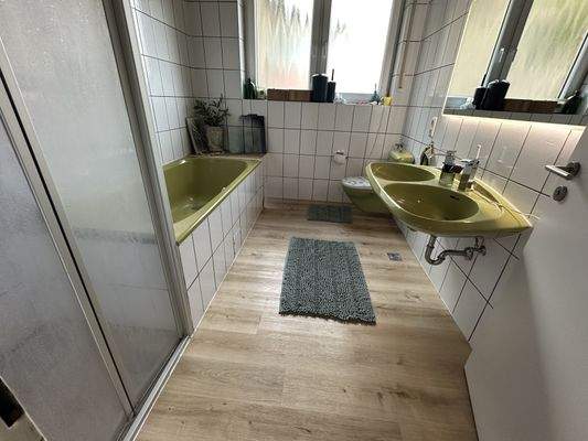 Badezimmer EG