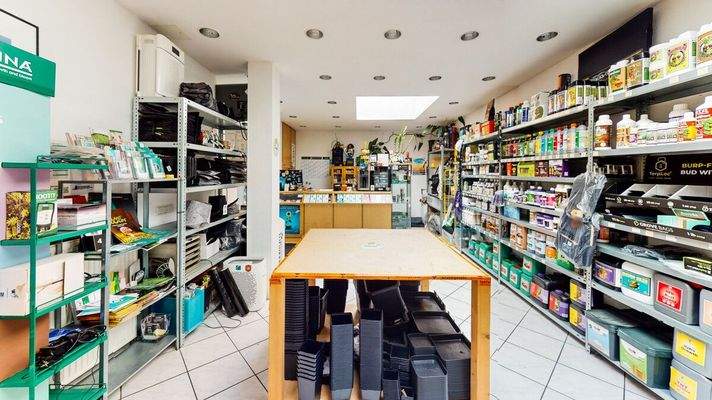 Verkaufsfläche rechts