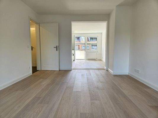 Blick Wohnzimmer - Küche