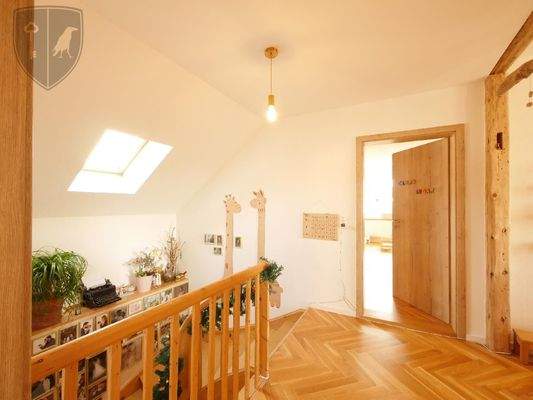  FLUR vom Schlafzimmer aus - Kinderzimmertür