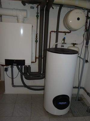 neue Buderus Gas-Zentralheizung