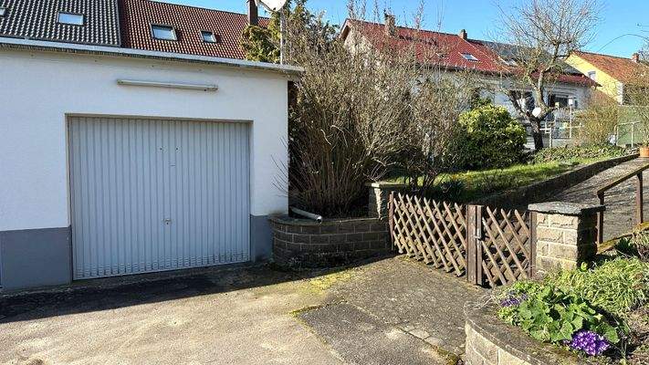 Garage an der Grundstückseinfahrt (Optionale Kaufmöglichkeit)