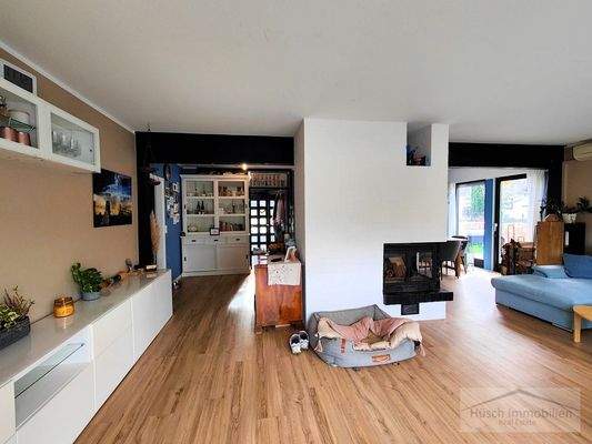 Wohnzimmer mit Kamin