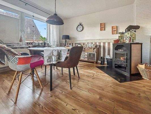 Essbereich mit Kamin