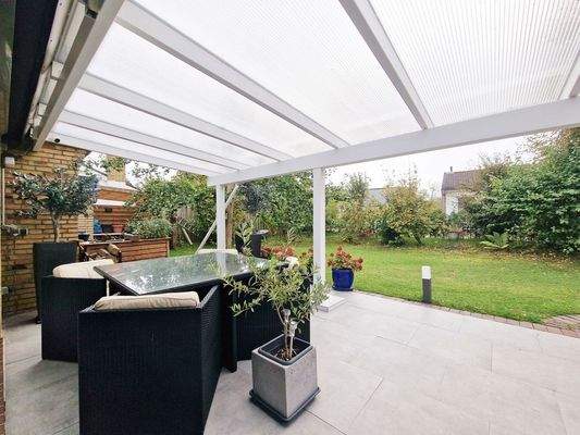 überdachte Terrasse