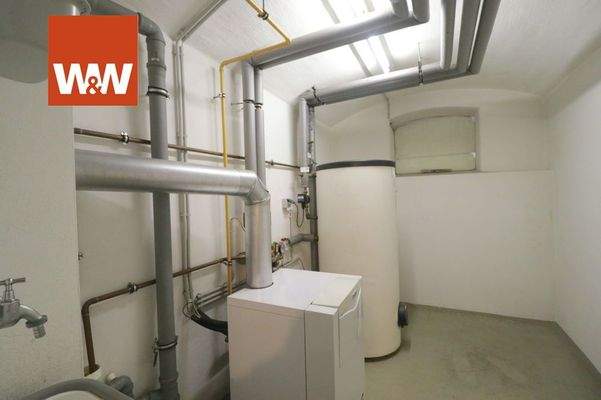 Heizraum mit Gas-Zentralheizung