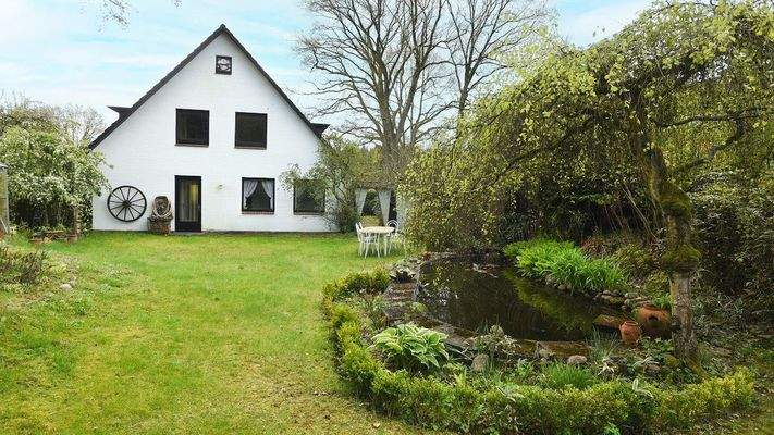 Gartenbereich hinter dem Haus