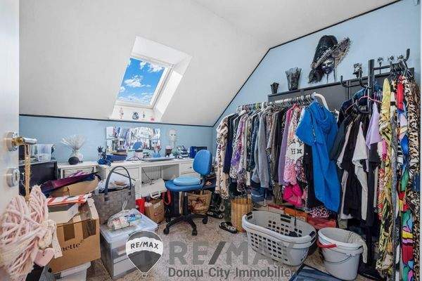 DHH 2201 12 Ankleidezimmer